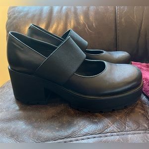 Vagabond Dioon Mary Jane Platform Heels